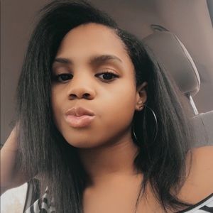 Meet your Posher, Adasha